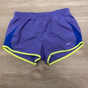 WOMEN'S NIKE 5K PURPLE RUNNING SHORTS SIZE Small